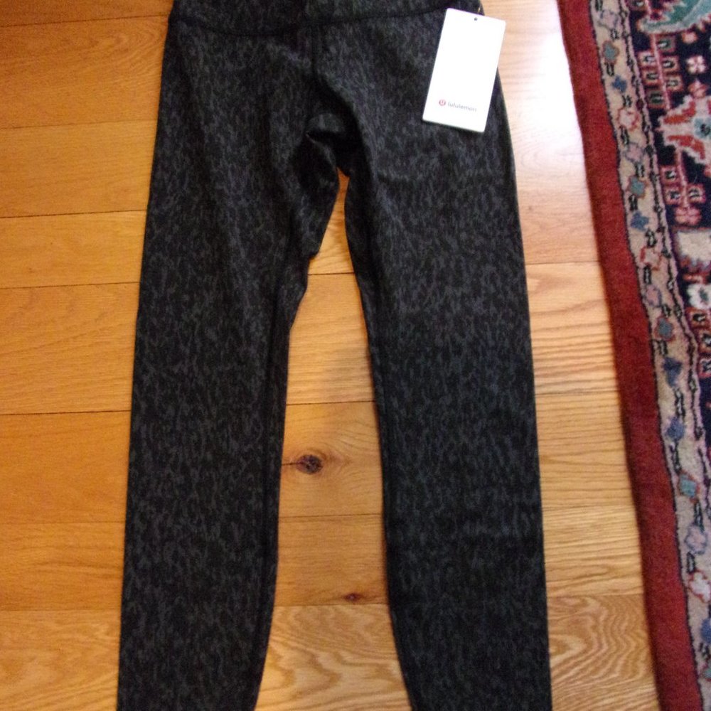 Lululemon Size 6 Black